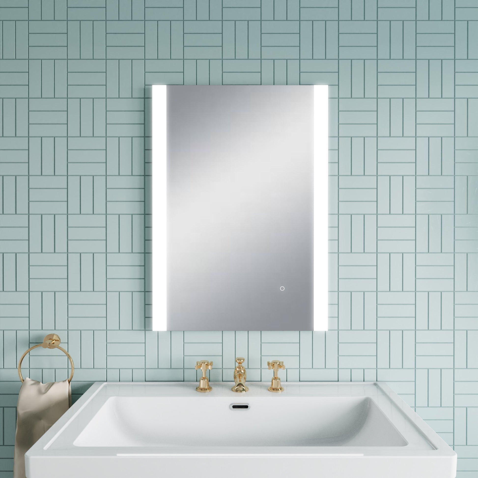 Castor 700mm x 500mm Ambient Mirror